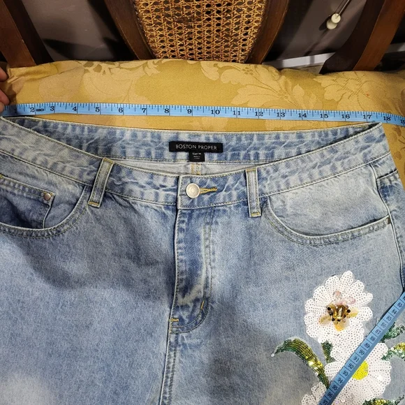 Boston Proper Sequined Floral Embellished Ankle Jeans sz 16 - Picture 7 of 8